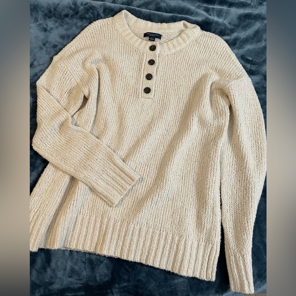 AE off white sweater